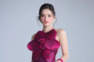 Ý Nhi lên đồ cực chuẩn, tự tin đọ sắc cùng dàn người đẹp tại Miss World 2025