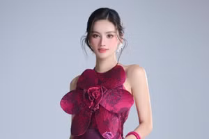 Ý Nhi lên đồ cực chuẩn, tự tin đọ sắc cùng dàn người đẹp tại Miss World 2025