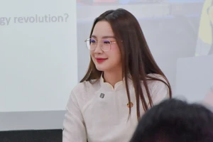 Hoa hậu Bảo Ngọc giảng dạy tại trường đại học danh tiếng Thái Lan