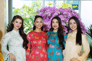 H'Hen Niê cùng dàn hậu đình đám diện áo dài chào Xuân tuyệt đẹp