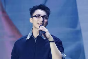 Sơn Tùng M-TP ủng hộ 1,6 tỷ đồng giúp người dân vùng lũ vượt qua khó khăn