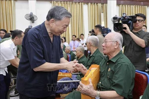 Chủ tịch nước Tô Lâm thăm Trung tâm Điều dưỡng thương binh Thuận Thành