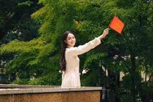 NSND Xuân Bắc, Hoa hậu Thanh Thủy tự hào bắt trend 'Yêu Việt Nam'