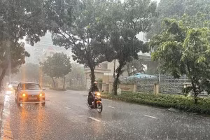 Bắc Bộ chuẩn bị đón mưa dông sau đợt nắng nóng kỷ lục, có nơi trên 39°C