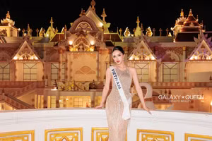 Hương Giang ghi điểm tuyệt đối với loạt trang phục ấn tượng tại Miss Universe