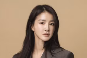 Diễn viên Lee Si Young ly hôn chồng đại gia Hàn Quốc