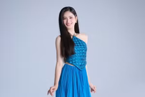 Ý Nhi liên tiếp ghi điểm tại Miss World 2025