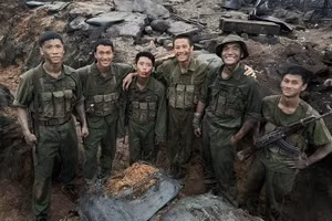 "Mưa Đỏ" khép lại hành trình chiếu rạp với doanh thu kỷ lục trên 710 tỉ đồng.