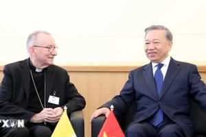 Tổng Bí thư, Chủ tịch nước Tô Lâm gặp Thủ tướng Tòa thánh Vatican, Hồng y Pietro Parolin. (Ảnh: Lâm Khánh/TTXVN)