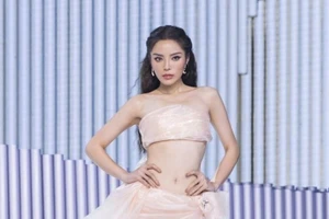 Phản ứng bất ngờ của Kỳ Duyên sau phần thi bị chê tại Miss Universe Vietnam