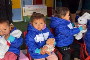 Hành trình của những trái tim chở mùa xuân 'về miền ban trắng'