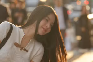 Thanh Thủy tựa 'nàng thơ', khoe vẻ đẹp ngọt ngào chuẩn phong cách Hàn Quốc