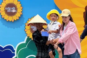 Hoa hậu Đoàn Thiên Ân, diễn viên Bảo Ngọc lăn xả giúp đỡ hoàn cảnh khó khăn
