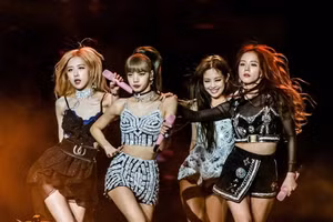 BLACKPINK 'cứu vãn' công ty quản lý, bỏ túi khoản lợi nhuận gần 24 triệu USD
