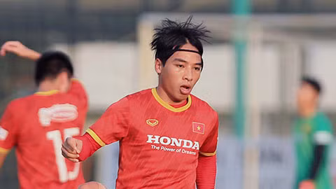 Những hợp đồng bom tấn của bóng đá Việt Nam tuần qua