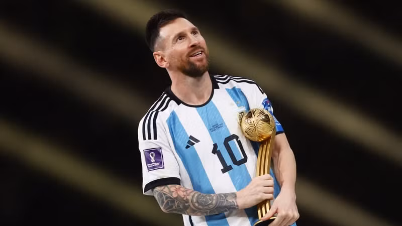 4. <strong> Lionel Messi </strong>(Argentina) - 1047 trận. Top 10 cầu thủ thi đấu nhiều trận nhất thế kỷ 21