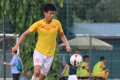 Top 10 thủ môn cao nhất V-League 2023/24, có người cao 1m92