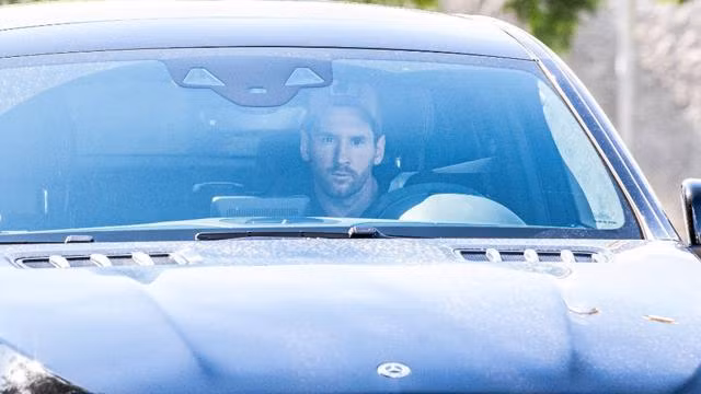 Chiêm ngưỡng dàn siêu xe đẳng cấp của Messi