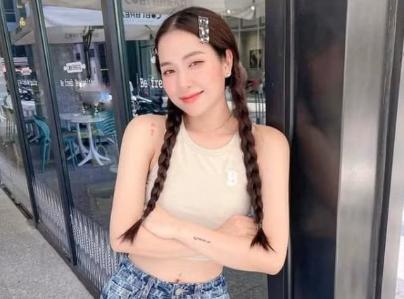 Nhan sắc quyến rũ, đáng yêu của vợ mới cưới sao trẻ Hoàng Anh Gia Lai