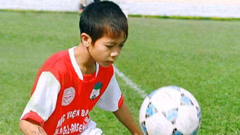 Loạt ảnh thời niên thiếu đáng yêu của sao bóng đá Việt Nam