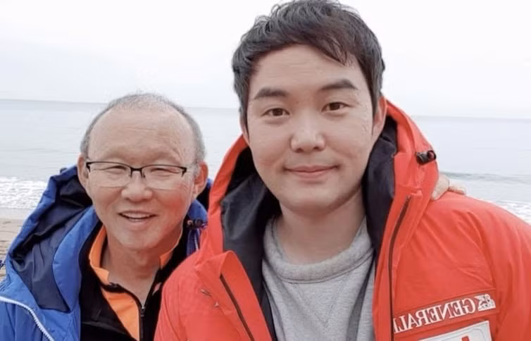 Ảnh hiếm thời trẻ của HLV Park Hang Seo 