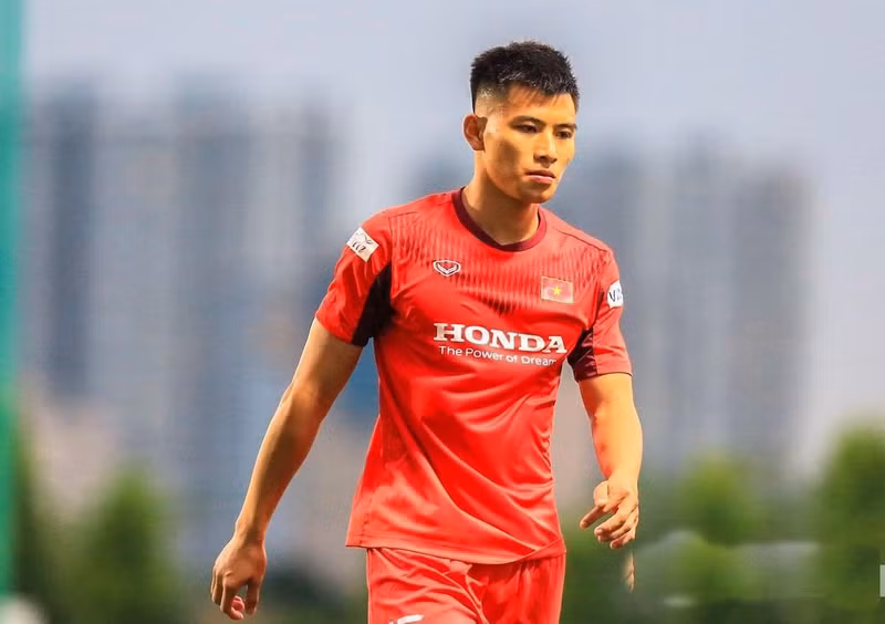 Top những cầu thủ có chiều cao ‘khủng’ của bóng đá Việt Nam