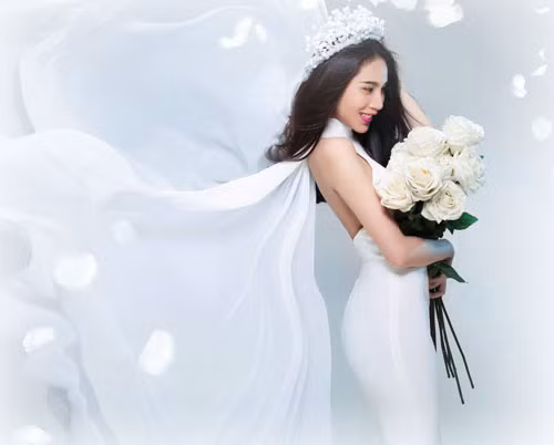 Thủy Tiên đẹp như Công chúa trong chuyện cổ tích. Chùm ảnh hiếm về đám cưới cựu danh thủ Lê Công Vinh