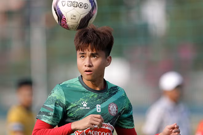 Phan Thanh Hậu hiện đầu quân cho CLB Quang Nam, tân binh của V-Legue 2023/24. Loạt ảnh hạnh phúc của vợ chồng cựu 'thần đồng' Phan Thanh Hậu