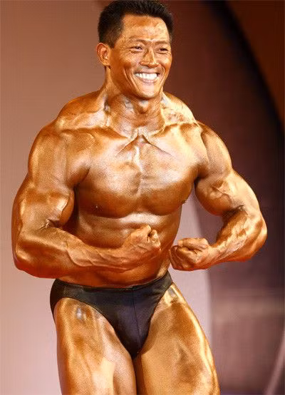 Từ năm 1997 – 2001, Lý Đức- lực sĩ vàng của làng thể hình Việt Nam liên tiếp giành được 5 Huy chương Vàng trong cuộc thi thể hình Châu Á. Thể hình 'vạn người mê' của huyền thoại châu Á Lý Đức