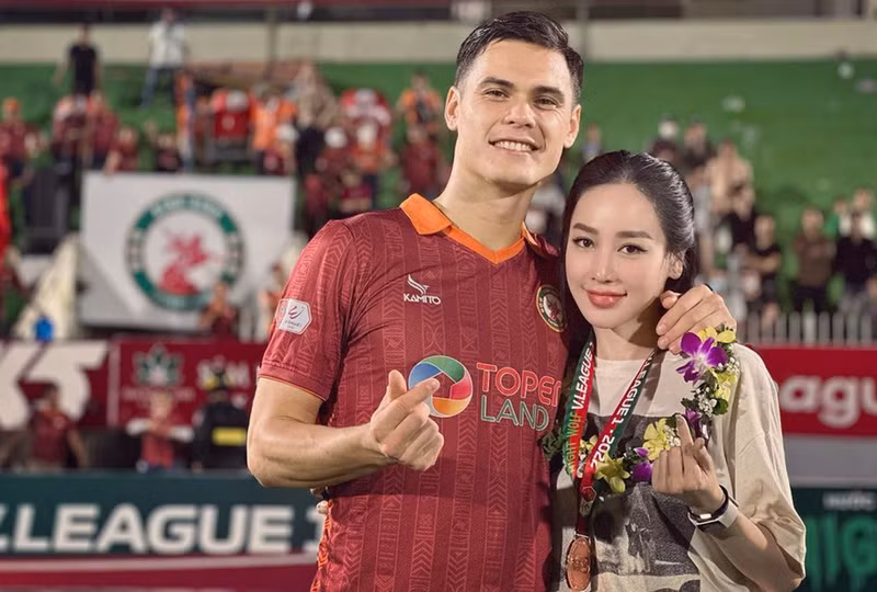 Nhan sắc như nàng thơ của bạn gái trung vệ Việt kiều tuyển Việt Nam