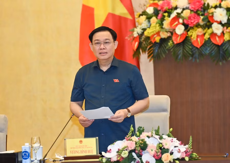 Chủ tịch Quốc hội Vương Đình Huệ phát biểu tại phiên họp thứ 8 của Hội đồng Bầu cử Quốc gia