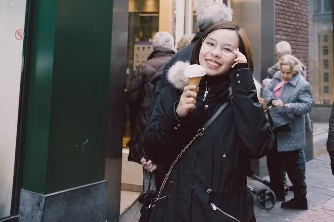 Vợ sắp cưới của Công Phượng cùng anh đi du lịch nhiều nơi trên thế giới.