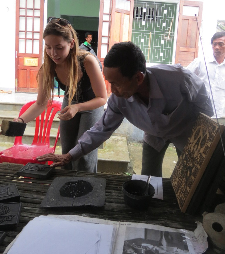  Độc đáo tranh dân gian làng Sình xứ Huế ảnh 9