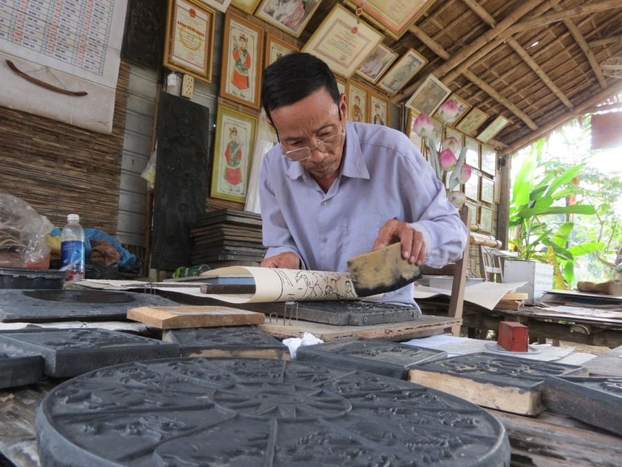  Độc đáo tranh dân gian làng Sình xứ Huế ảnh 1