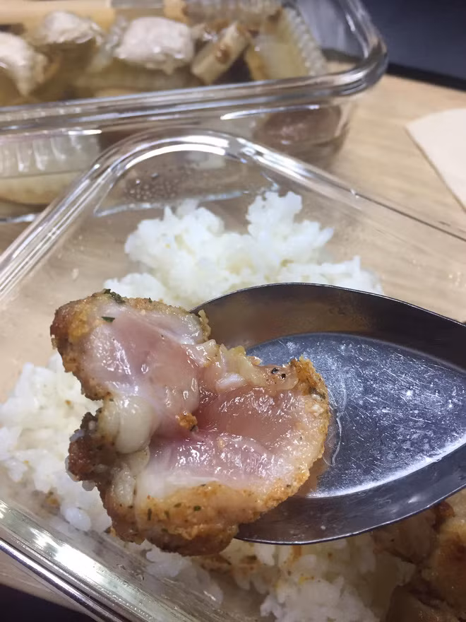 dat-ga-xien-giam-gia-co-gai-vua-nhan-duoc-san-pham-da-phai-bo-luon-bua-an-04