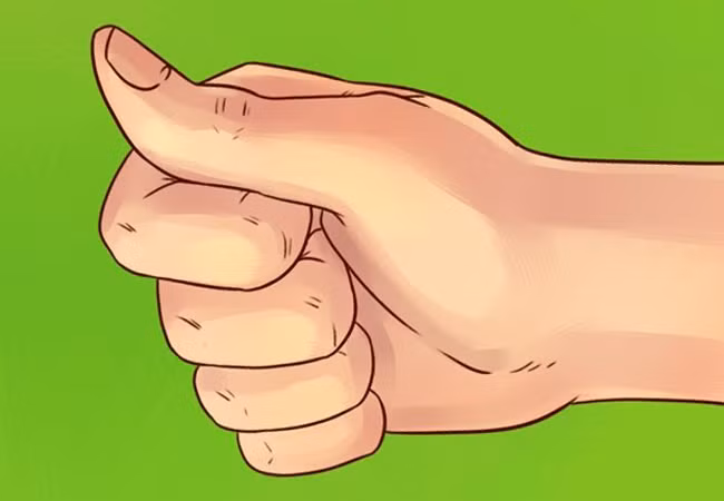 Cách nắm tay nói lên tính cách tương lai của bạn