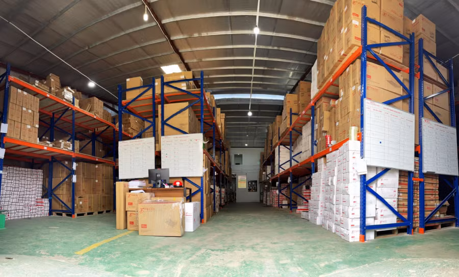 FULCO với hệ hệ thống kho bãi hiện đại được sắp xếp theo đúng quy cách giúp đảm bảo chất lượng hàng hóa