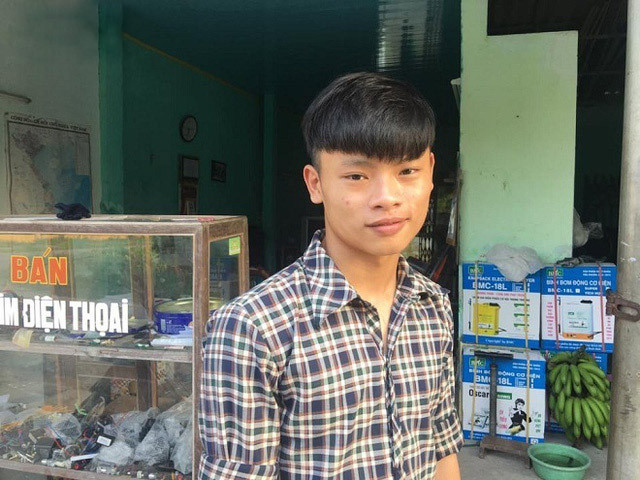 Dương không hề ăn cơm hơn 20 năm qua. (Ảnh: Dân Việt). Dương không hề ăn cơm hơn 20 năm qua (Ảnh: Dân Việt)