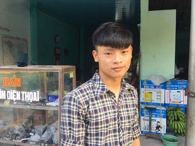 Dương không hề ăn cơm hơn 20 năm qua (Ảnh: Dân Việt)