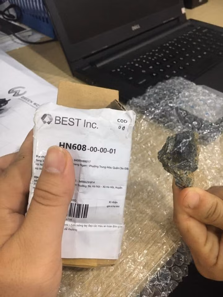 Đặt ốp điện thoại giá 1.000 đồng nhận ngay viên đá.