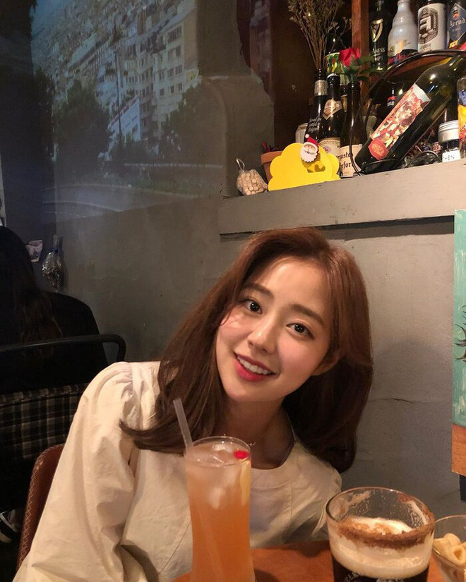 Cô hiện là sinh viên Khoa Nhạc cụ Đại học Quốc gia Seoul. Cô hiện là sinh viên Khoa Nhạc cụ Đại học Quốc gia Seoul.
