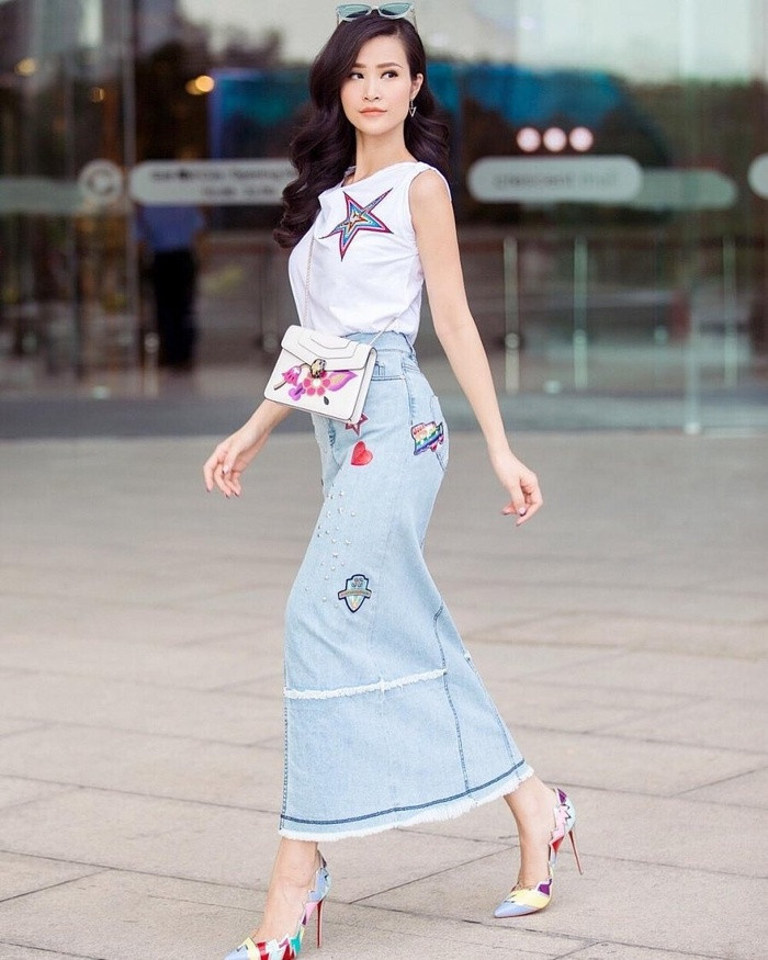Thời thượng với chân váy denim đảm bảo bạn sẽ nổi bật trên phố. Empty