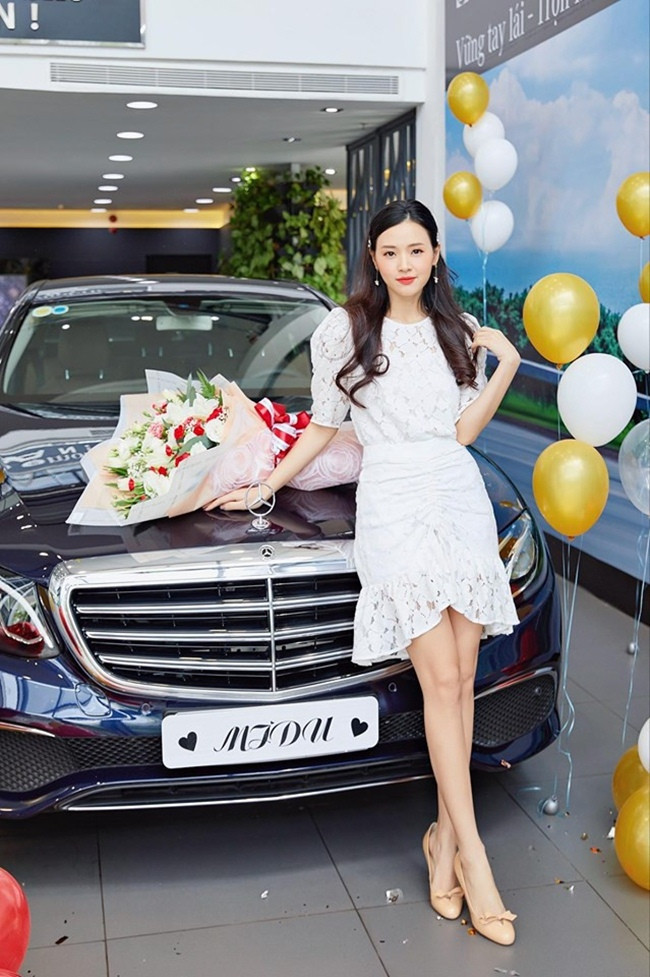 Mi Du sở hữu nhiều xe hơi sang trọng. Mi Du sở hữu nhiều xe hơi sang trọng