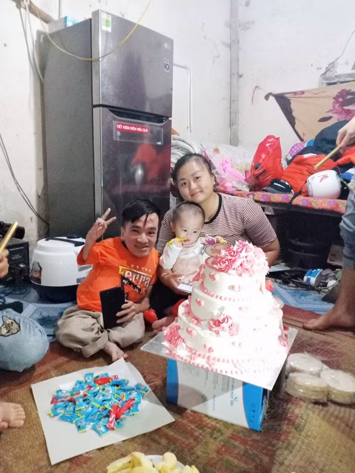 Gia đình - Cuộc sống của chàng trai tí hon 21kg lấy vợ xinh đẹp giờ ra sao? (Hình 4).