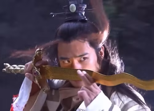 Viên Thừa Chí đã vô tình học được Kim xà bí kíp.