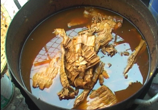 Măng khô ngâm vàng trong nước