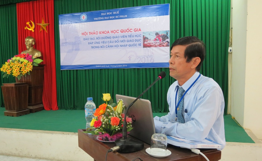 PGS.TS Nguyễn Thám - Hiệu trưởng Trường ĐHSP Huế - phát biểu tại lễ khai mạc PGS.TS Nguyễn Thám - Hiệu trưởng Trường ĐHSP Huế - phát biểu tại lễ khai mạc