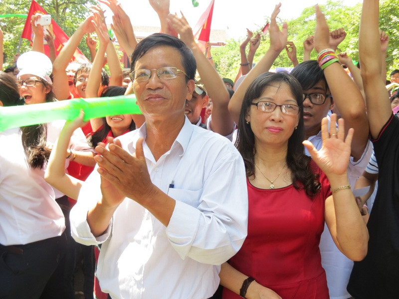 Bố mẹ vui mừng khi Thanh Chương trở thành nhà vô địch Đường lên đỉnh Olympia năm 2016