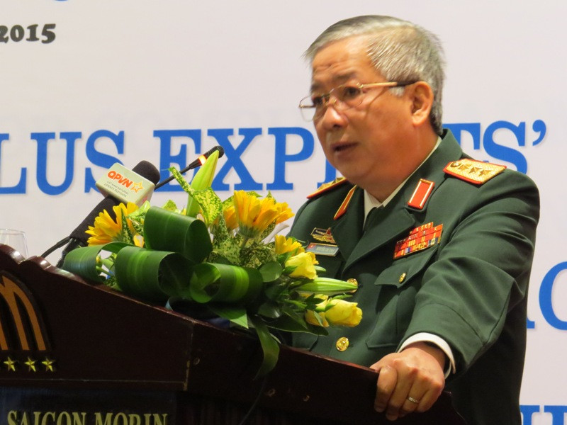 Thượng tướng Nguyễn Chí Vịnh - Thứ trưởng Bộ Quốc phòng - phát biểu tại hội nghị