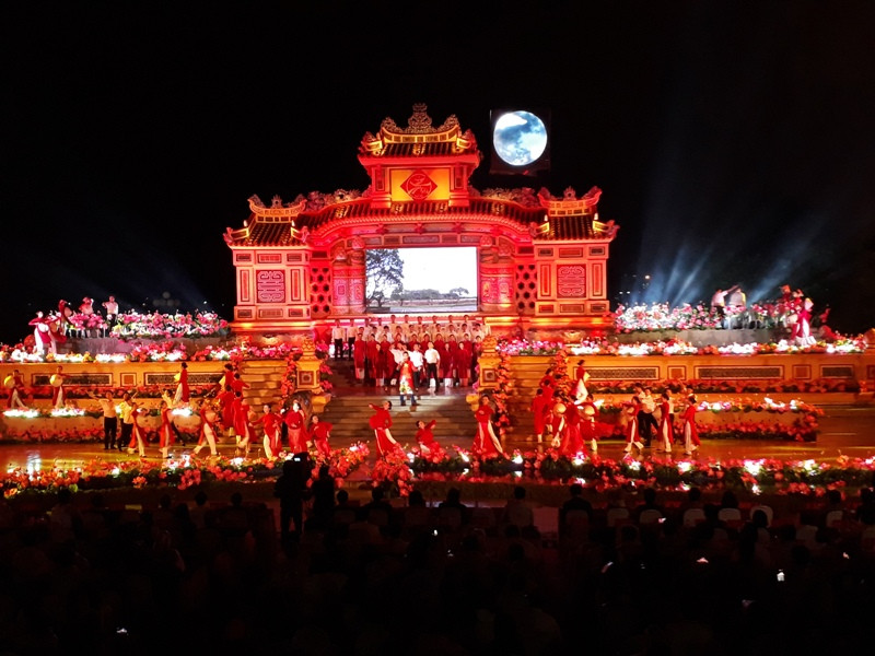 Chương trình nghệ thuật được dàn dựng công phu Chương trình nghệ thuật được dàn dựng công phu